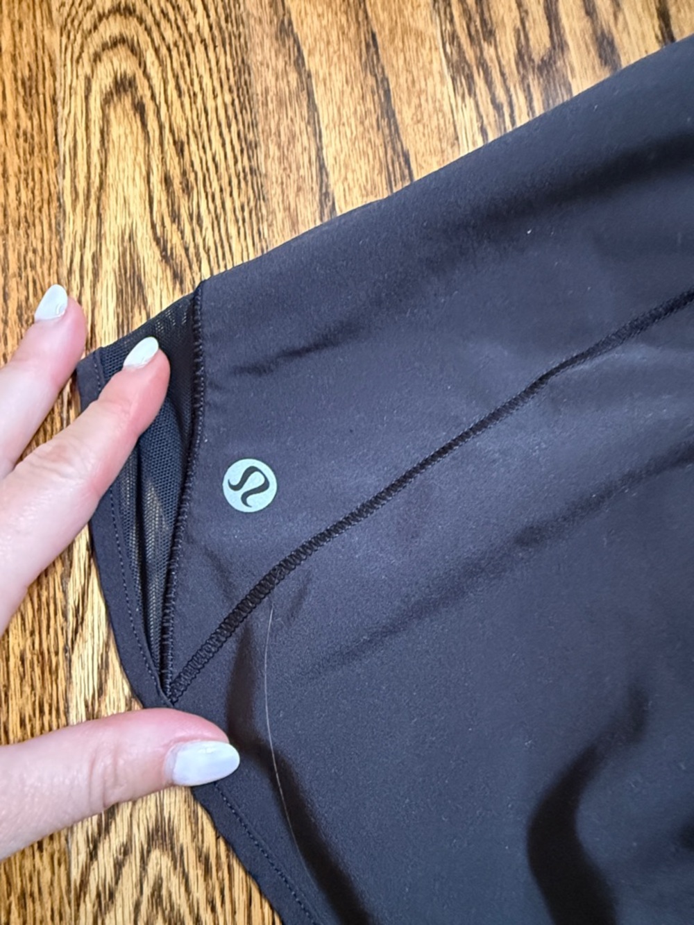 Lululemon hotty hot shorts size 6 black - Picture 2 of 3
